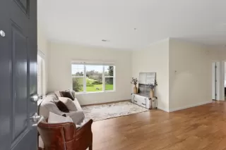 Photo #3: 226016028 Listing 