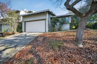 Photo #1: 226016175 Listing