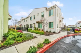 Photo #1: 226016341 Listing 