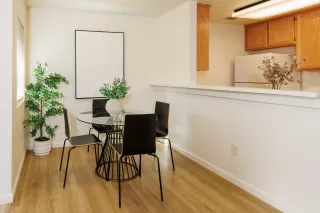 Photo #5: 226016512 Listing