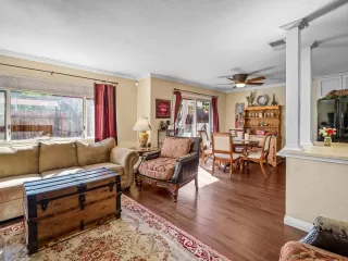 Photo #2: 226016629 Listing