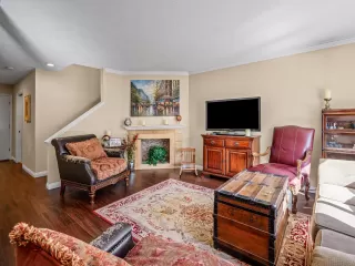 Photo #5: 226016629 Listing