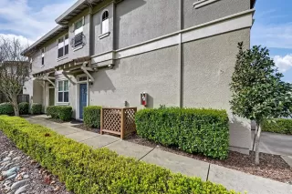 Photo #4: 226016977 Listing 