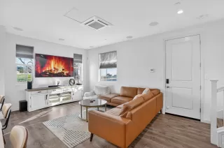 Photo #2: 226017324 Listing 