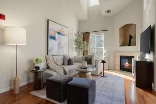 Photo #5: 226017473 Listing