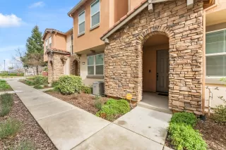 Photo #3: 226017484 Listing 