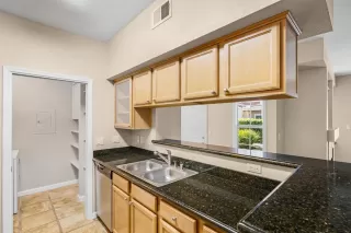 Photo #5: 226017825 Listing 