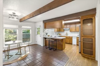 Photo #3: 226017876 Listing 