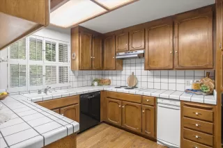 Photo #5: 226017876 Listing 