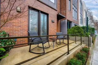 Photo #1: 226017879 Listing