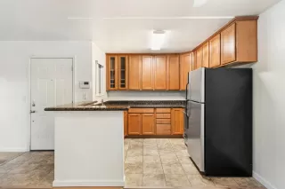 Photo #2: 226018087 Listing