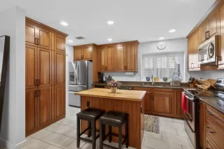 Photo #6: 226018140 Listing 