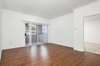 Photo #2: 226018182 Listing 