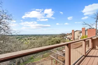 Photo #4: 226018254 Listing