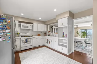 Photo #6: 226018254 Listing