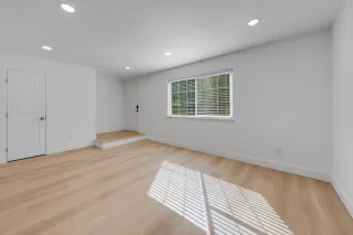 Photo #4: 226018354 Listing