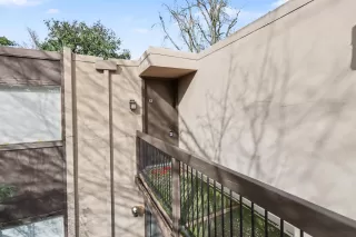 Photo #6: 226018591 Listing