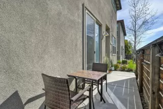 Photo #2: 226019052 Listing 