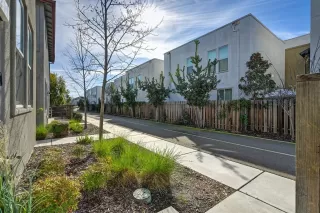 Photo #3: 226019052 Listing 