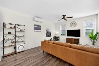 Photo #6: 226019052 Listing 