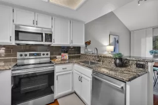 Photo #5: 226019113 Listing 