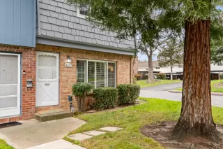 More Details about MLS # 226019197 : 4007 OAK VILLA CIR