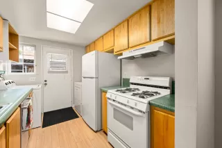 Photo #2: 226019197 Listing