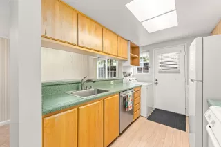 Photo #4: 226019197 Listing