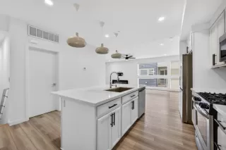 Photo #6: 226019595 Listing 