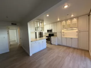 Photo #5: 226019806 Listing