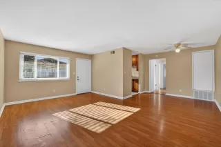 Photo #3: 226020592 Listing 