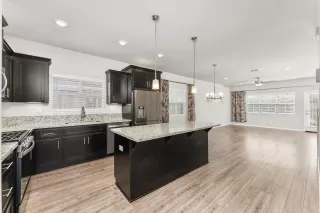 Photo #5: 226020647 Listing