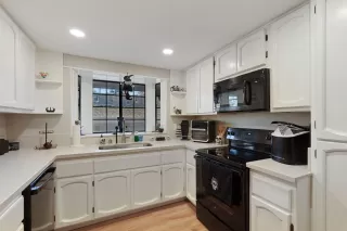 Photo #6: 226020831 Listing 