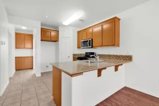 Photo #6: 226020877 Listing