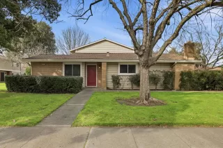 More Details about MLS # 226021091 : 8187 LA RIVIERA DR