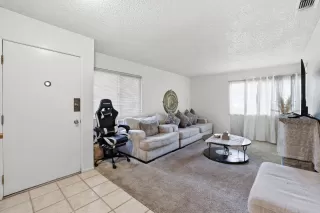 Photo #2: 226021091 Listing