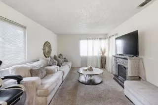 Photo #3: 226021091 Listing