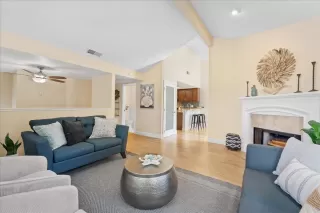 Photo #1: 226021591 Listing