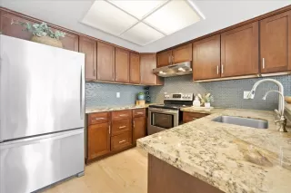 Photo #3: 226021591 Listing