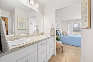 Photo #6: 226021591 Listing