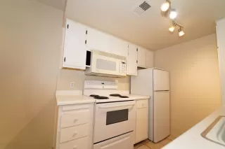 Photo #3: 226021735 Listing