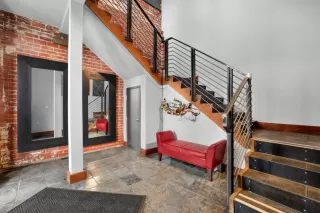 Photo #1: 226021825 Listing 