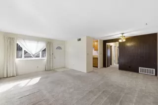 Photo #4: 226022506 Listing 