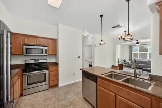 Photo #5: 226022767 Listing