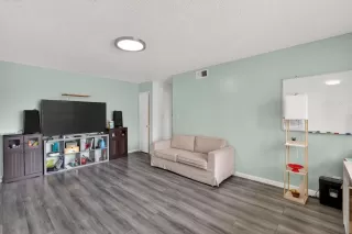 Photo #2: 226022929 Listing 