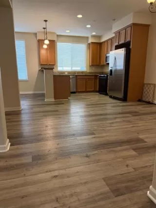 Photo #2: 226023045 Listing