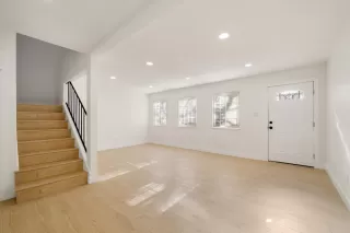 Photo #5: 226023345 Listing