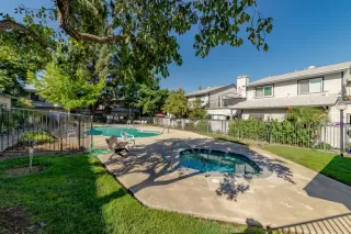 Photo #3: 226023456 Listing 