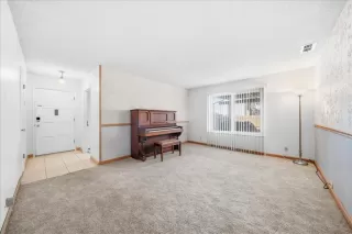 Photo #5: 226023495 Listing