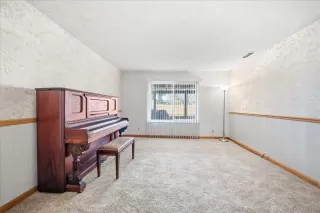 Photo #6: 226023495 Listing